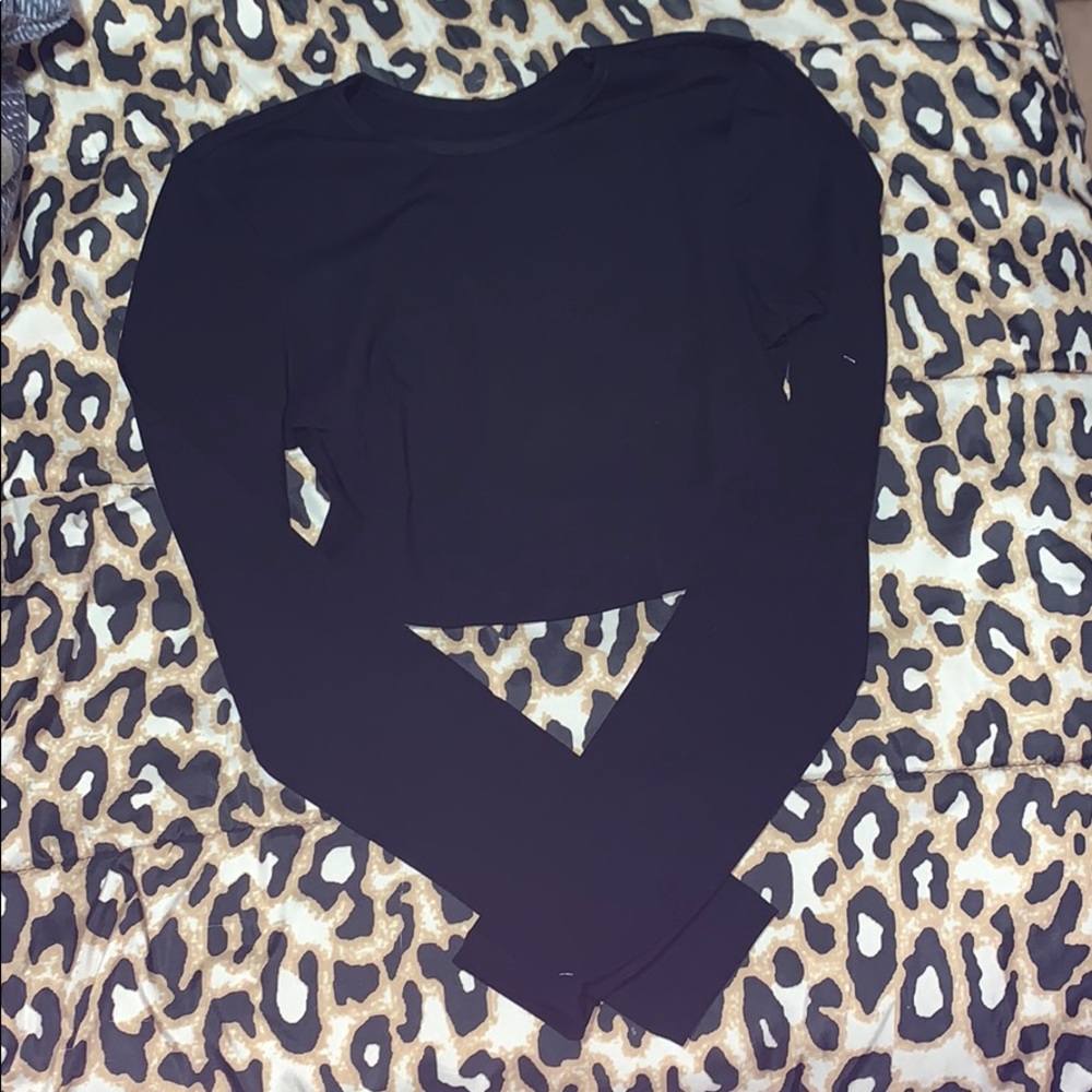 Long sleeve cropped top
